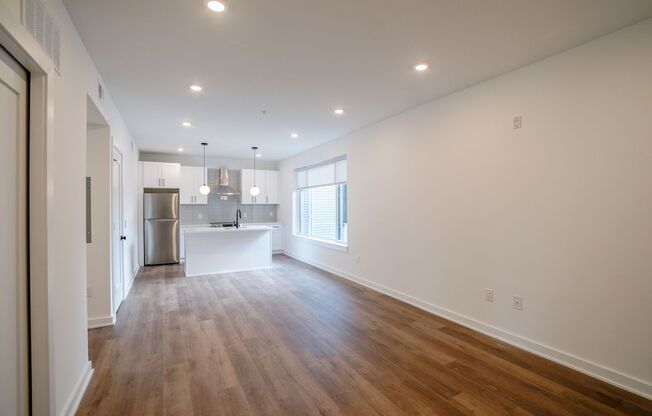 2 beds, 2 baths, 895 sqft, $1,875, Unit 201