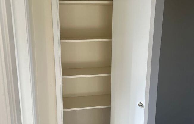 1 bed, 1 bath, $2,150, Unit 07