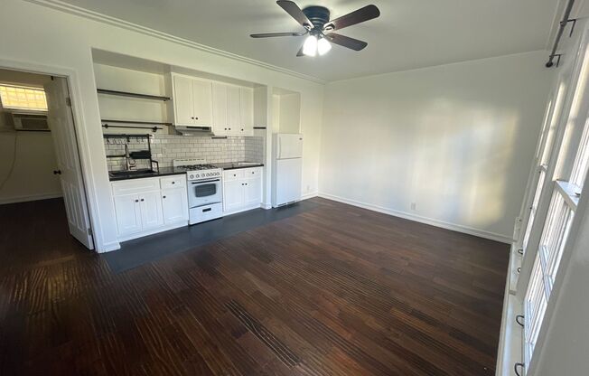 BEAUTIFUL KTOWN 1BR JUST BECOMING AVAILABLE!!