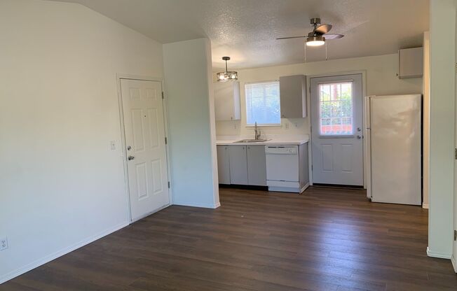 1 bed, 1 bath, 575 sqft, $1,200, Unit A