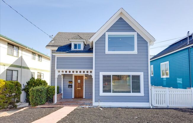 Remodeled Downtown Monterey Home - Walk to Middlebury School & Monterey High School