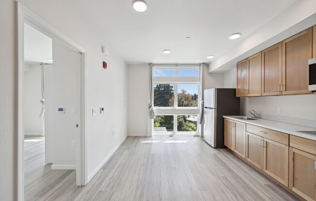 Studio, 1 bath, 291 sqft, $2,595, Unit 303