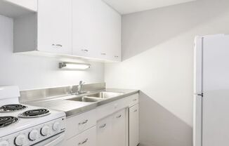 Studio, 1 bath, 362 sqft, $1,375, Unit 4D