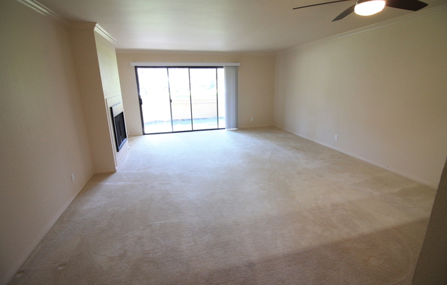 Spacious 1 Bd Condo in Scripps Ranch!