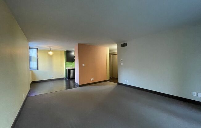 2 beds, 2 baths, $1,895, Unit APARTMENT 3D