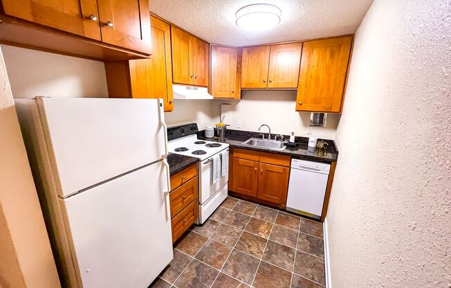 2 beds, 1 bath, 700 sqft, $2,495, Unit 104