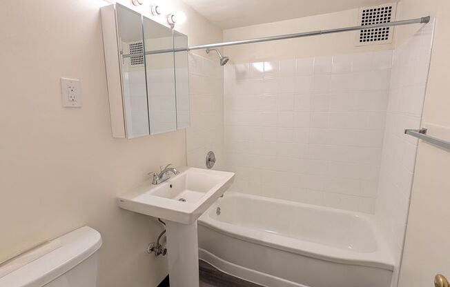 1 bed, 1 bath, 568 sqft, $1,700, Unit 306