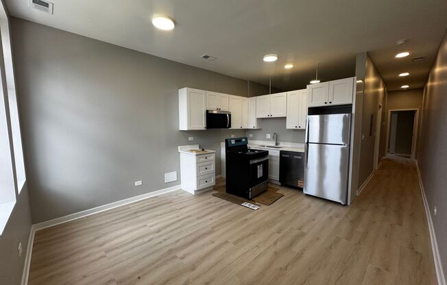 2 beds, 1 bath, $1,850, Unit 4007 #D