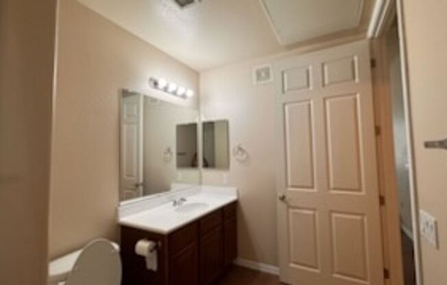 2 beds, 2 baths, $1,550, Unit #2003