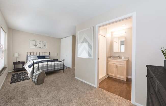 Master bedroom Eden Commons Chicago Apartments