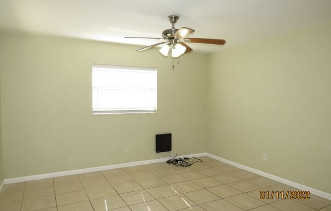 Charming 3 Bedroom 1.5 Bathroom in South Tampa!