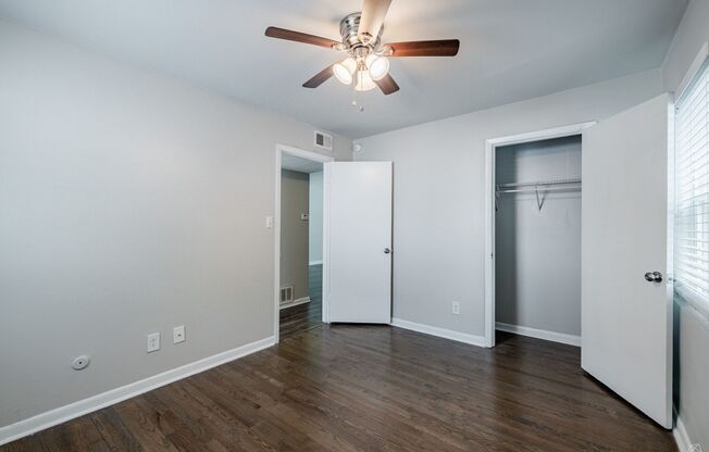 2 beds, 1 bath, 850 sqft, $1,350, Unit 26-C1