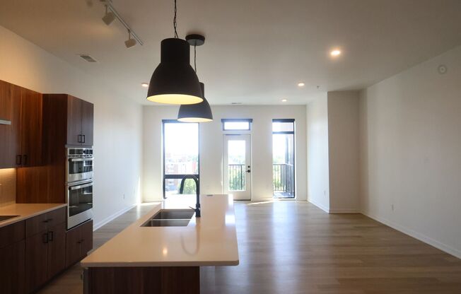 2 beds, 2 baths, 1,245 sqft, $2,750, Unit 916