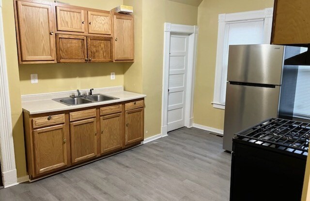 2 beds, 1 bath, 776 sqft, $1,650, Unit 1