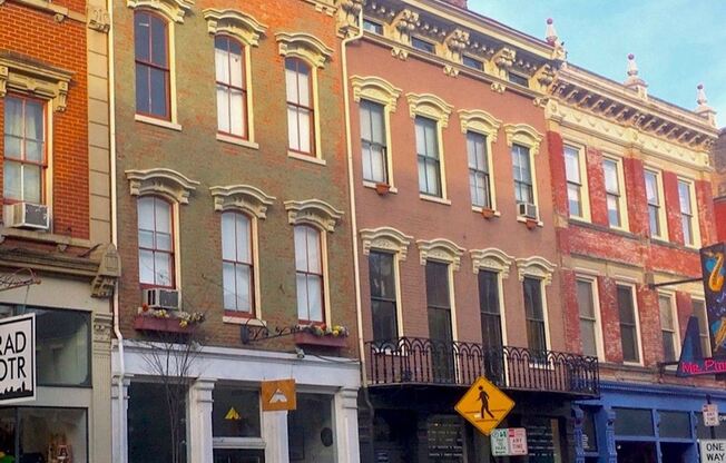 1317 Main St