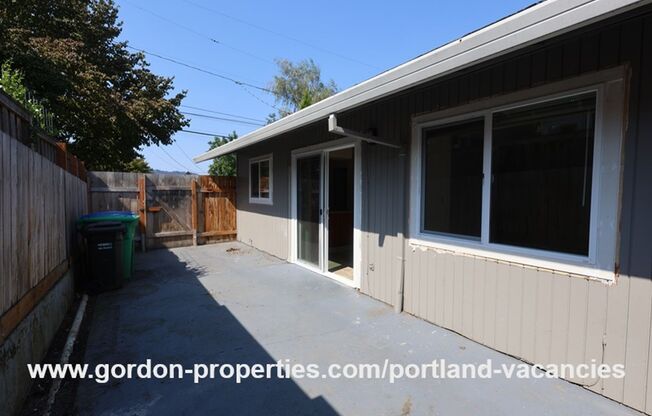 2 beds, 1 bath, $1,595