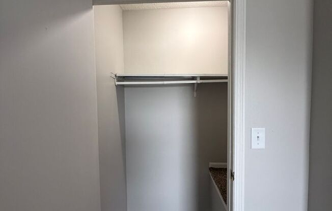 2 beds, 1 bath, 885 sqft, $1,150