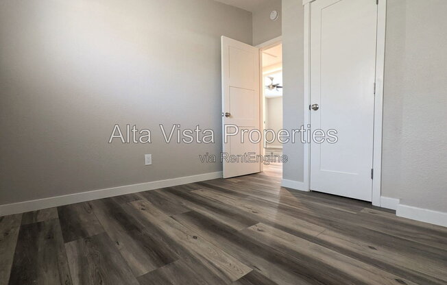 965 BEVERLY AVE