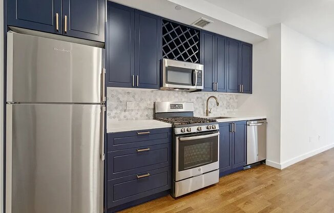 41 32 27 ST