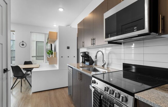 Studio, 1 bath, 327 sqft, $1,495, Unit #212