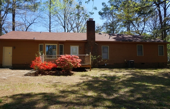 3 beds, 2 baths, $1,600