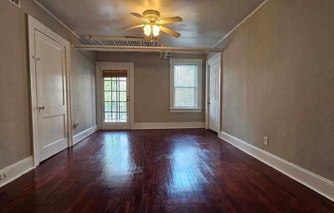 1 bed, 1 bath, 850 sqft, $1,099, Unit 11