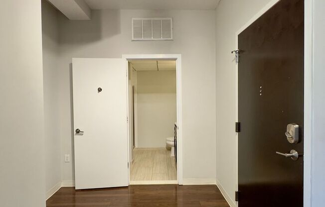 1 bed, 1 bath, 499 sqft, $1,525, Unit HA-712