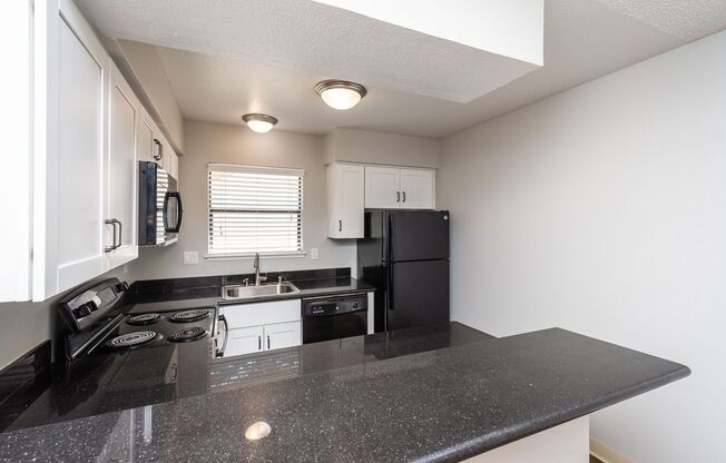 2 beds, 1 bath, 860 sqft, $1,800, Unit 224
