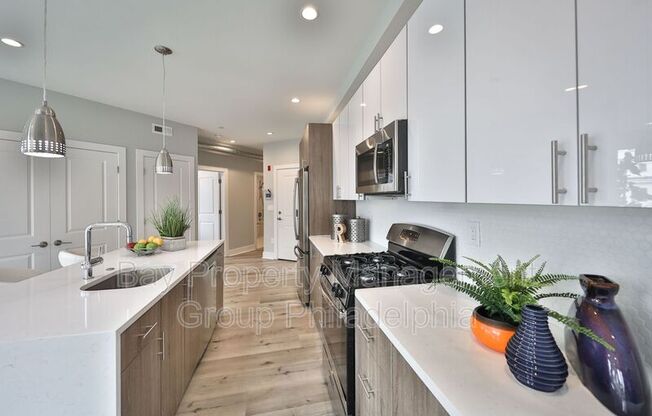 1540 Ridge Ave