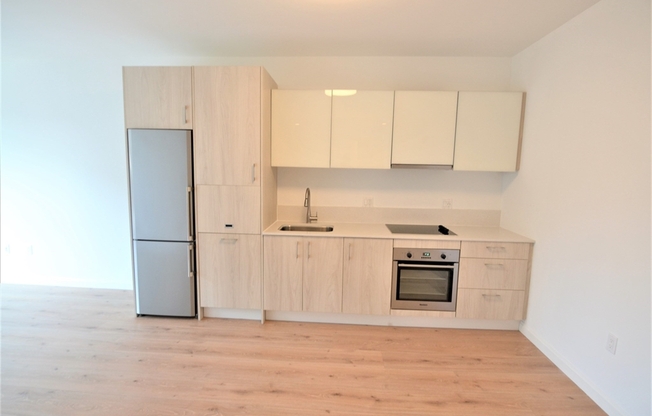 1 bed, 1 bath, 609 sqft, $3,825, Unit 213