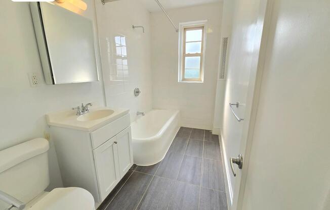 3 beds, 1.5 baths, 1,100 sqft, $4,587, Unit 52A