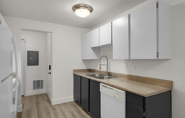 1 bed, 1 bath, 730 sqft, $1,325, Unit 02-12