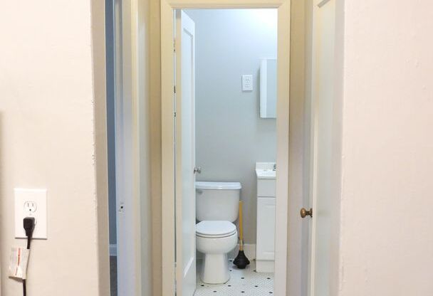 1 bed, 1 bath, 560 sqft, $920, Unit 55-17