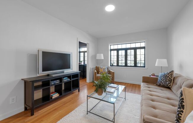 1 bed, 1 bath, 650 sqft, $1,395, Unit 202