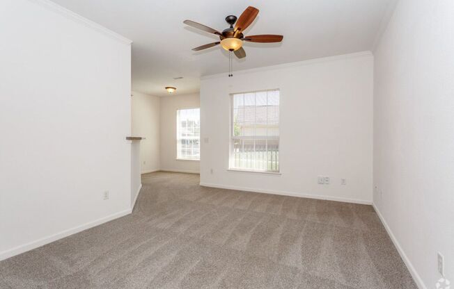 1 bed, 1 bath, 743 sqft, $1,290