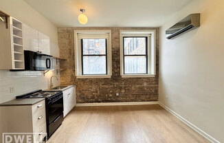 108 W Chicago Ave