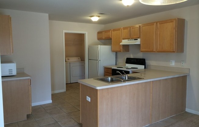 1 bed, 1 bath, 932 sqft, $1,523