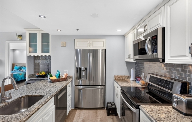 2 beds, 2 baths, 983 sqft, $4,500, Unit 705