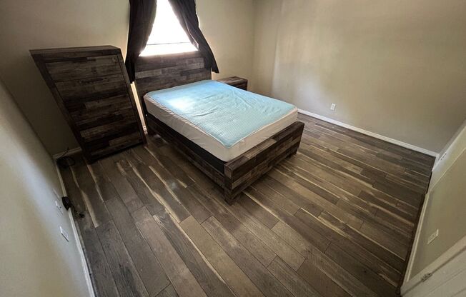 1 bed, 1 bath, $995, Unit # #T 3