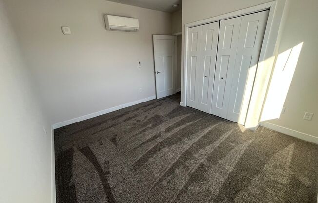 3 beds, 2 baths, 1,092 sqft, $2,095, Unit 1300-301