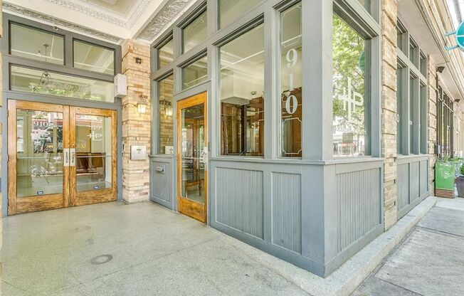 Beautiful 1 Bed- 1 Bath in Houston Place Lofts- Downtown Fort Worth- 76102
