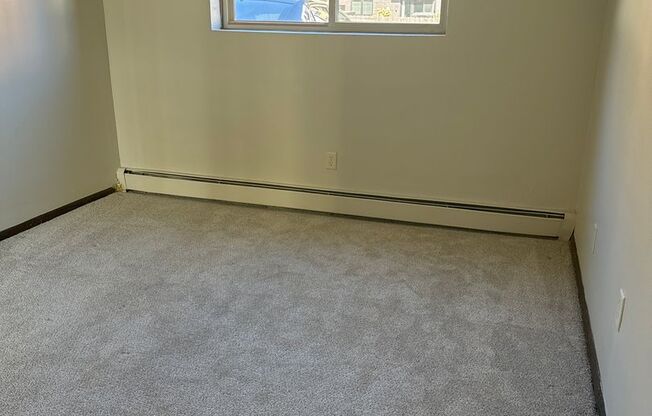 1 bed, 1 bath, 600 sqft, $870, Unit Unit 105