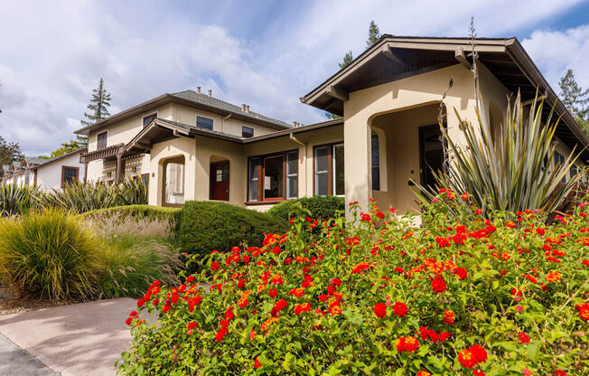 Hawthorne Apartments