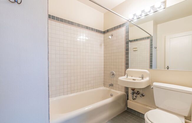 Studio, 1 bath, 545 sqft, $1,325, Unit 206