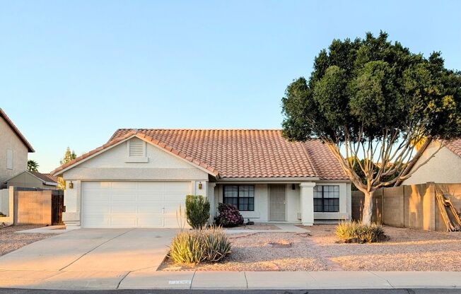 AVAILABLE NOW IN GREAT GILBERT LOCATION WITH NO HOA!!!