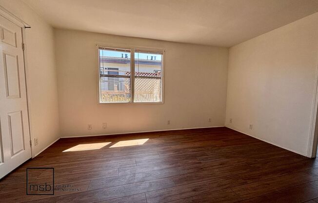 1083-1085 67th St, Oakland, CA 94608