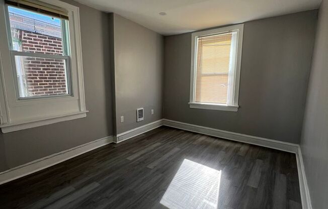 2 beds, 1 bath, $1,300, Unit 340 E Albanus St. 2nd floor