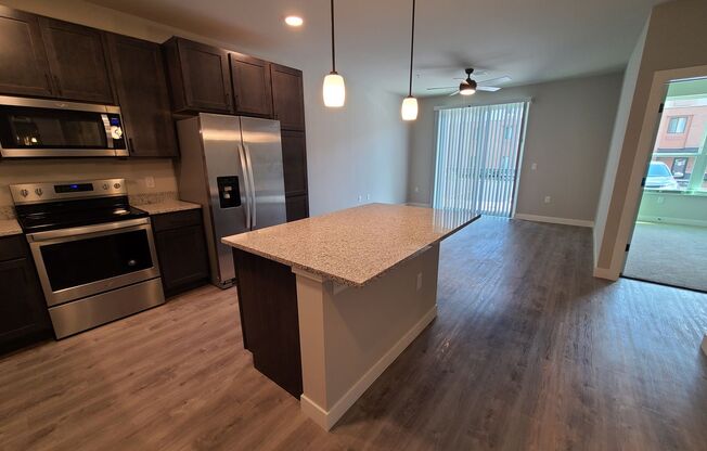 1 bed, 1 bath, 785 sqft, $1,395, Unit 124-109