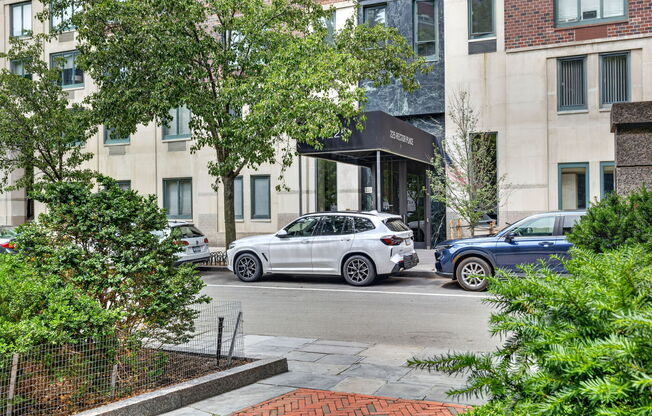 1 bed, 1 bath, 682 sqft, $5,700, Unit 22F