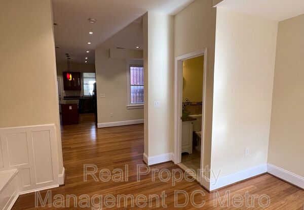 32 QUINCY PL